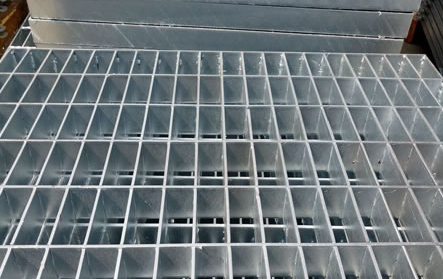 鋼格柵G503/30/50W熱浸鋅對插型格柵，適用于脫硫塔平臺(tái)